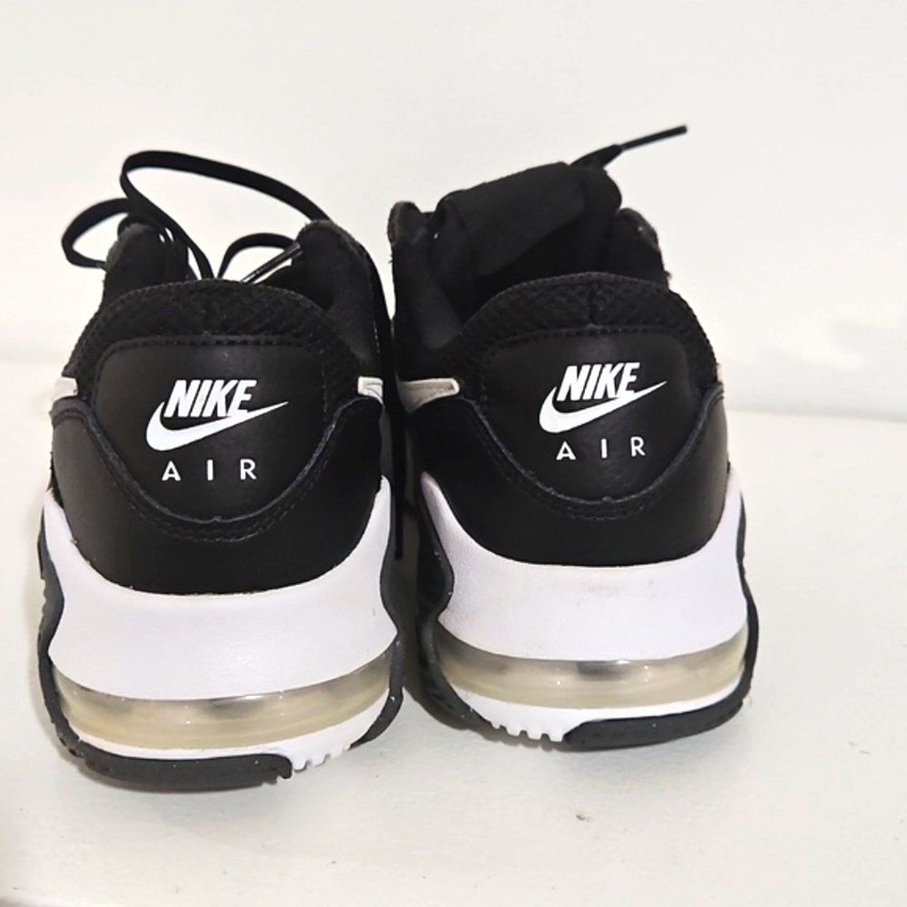 Nike Air Max Excee. Women's Size 8 - Picture 3 of 7